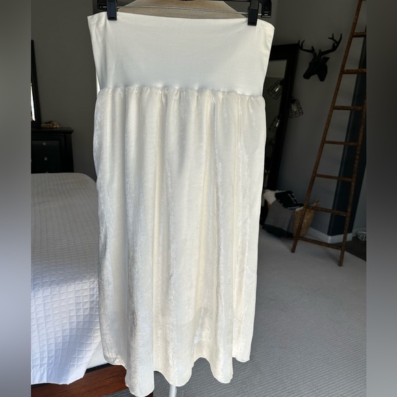 ATM cream velvet midi skirt, size large - Picture 4 of 13